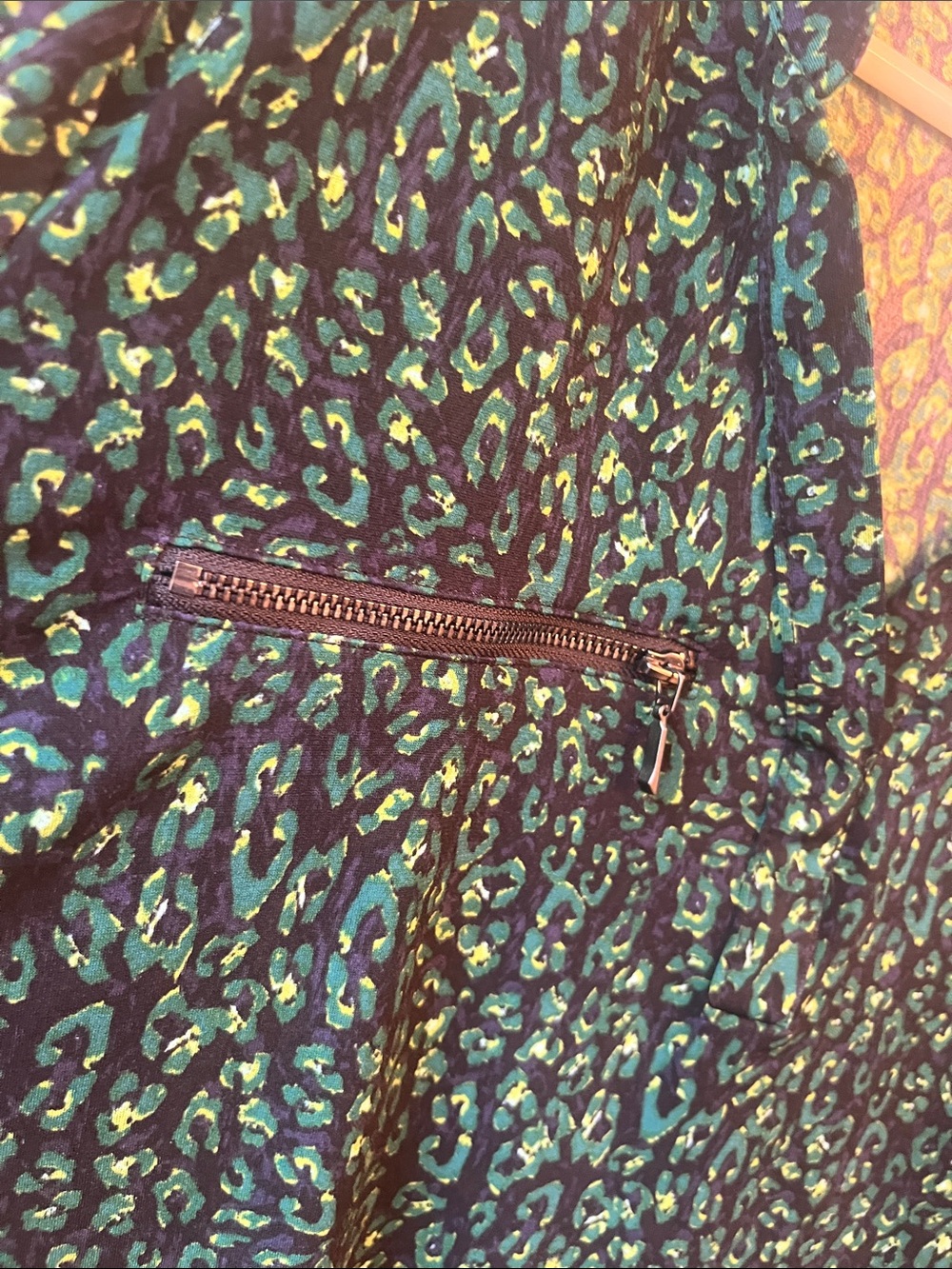 Jaclyn Smith Green Leopard Spotted Blouse - Picture 3 of 6
